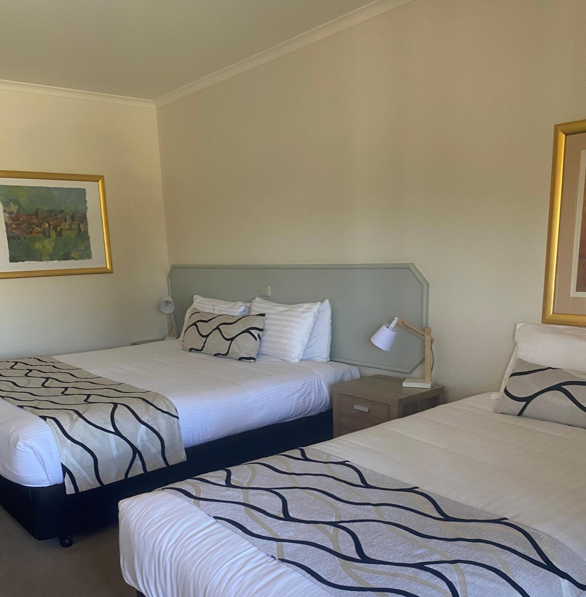 Deniliquin Country Club Motor Inn Ngoại thất bức ảnh
